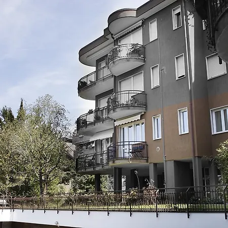 La Vista By Solutions Como