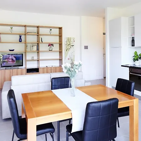 La Vista By Solutions Apartamento Como